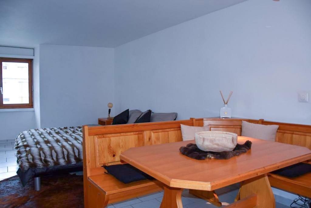 Private Apartment With Parking Spot In The Center Флімс Екстер'єр фото